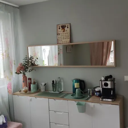 Privatunterkunft Romantik Einzelzimmer mit Gemeinschaftsbad und extra Gäste WC, super late Check in bis 0 Uhr! Brake (Bielefeld)