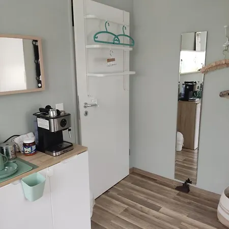 Romantik Einzelzimmer mit Gemeinschaftsbad und extra Gäste WC, super late Check in bis 0 Uhr! Brake (Bielefeld)