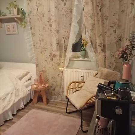 Gemuetliches Einzelzimmer Von Privat, Frisch Renoviert Séjour chez l'habitant *